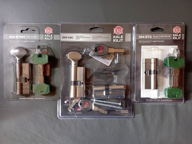 Altıntepe çilingir tarafından Maltepe bölgesinde gerçekleştirilen hasarsız oto kapı açma ve kilit onarım işlemi.